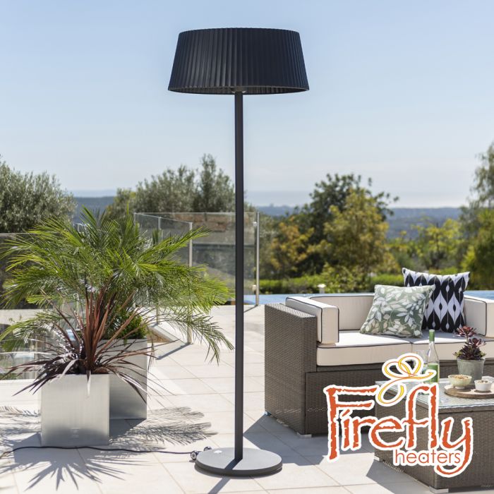 Beenmerg Dapper Bliksem Firefly™ Staande Terrasverwarmer met Zwarte Lampenkap en Zwarte Lampvoet -  2100W € 199,99